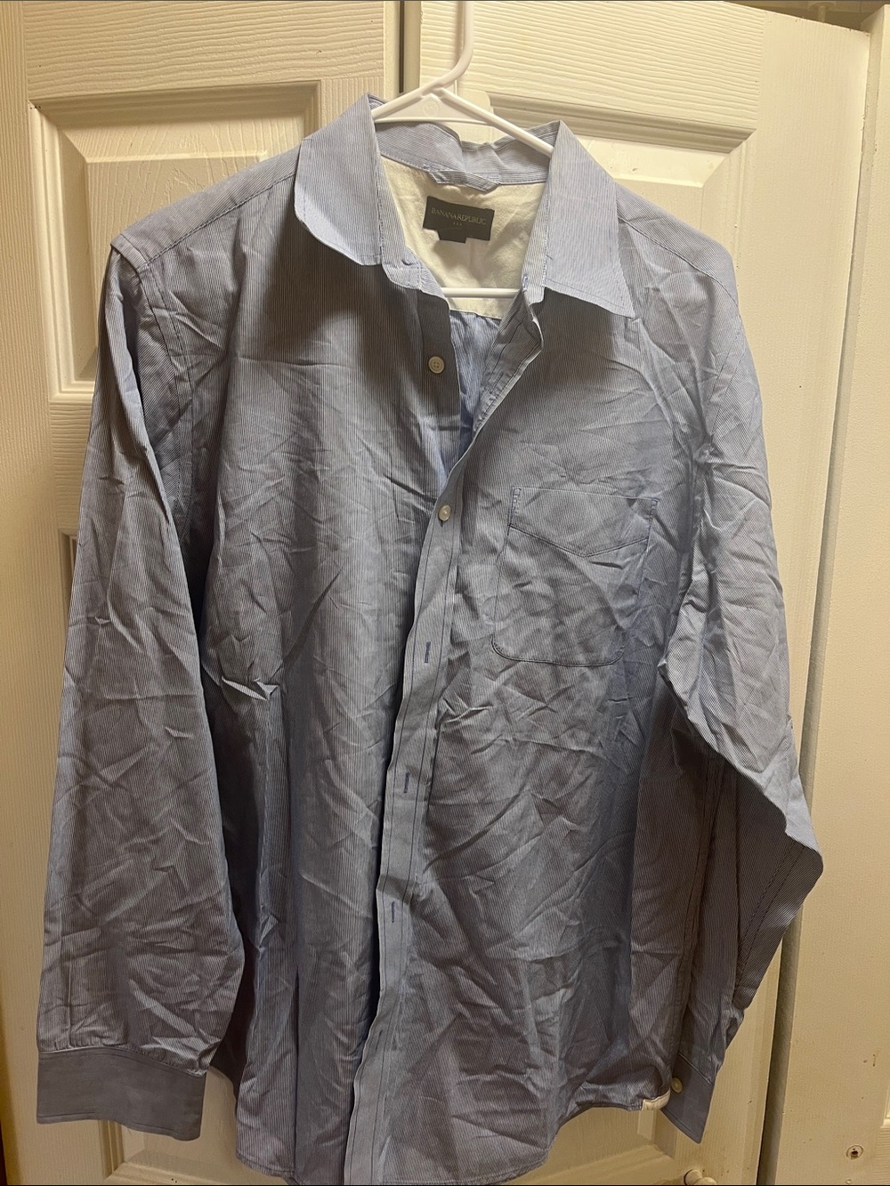 Banana Republic Light Blue Men's Dress Shirt - Collared Button-Up